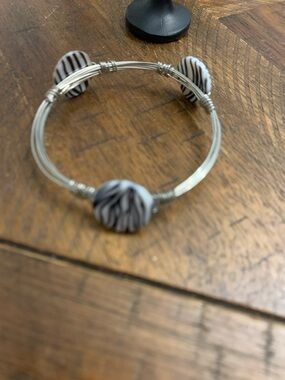 Silver Wire Bangle Bracelet with Black and White Bead Accents
